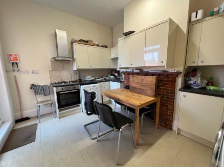1 bedroom House share to let in Kings Road, Fleet, GU51