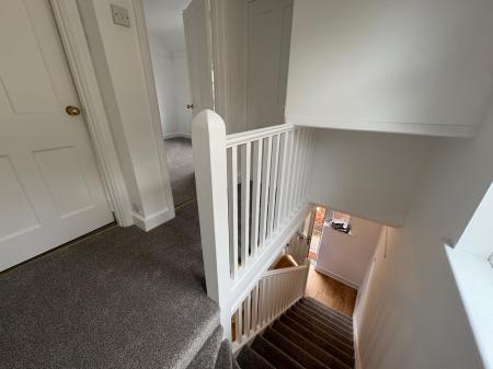 3 bedroom Semi-detached house to let in Union Street