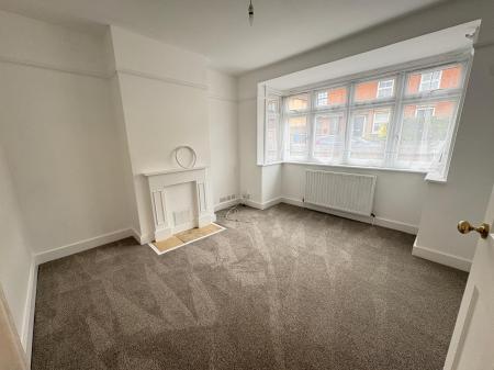 3 bedroom Semi-detached house to let in Union Street