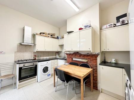 1 bedroom House share to let in Kings Road, Fleet