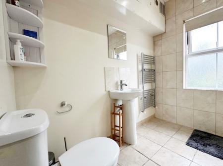 1 bedroom House share to let in Kings Road, Fleet