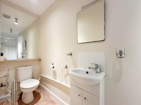 1 bedroom Ground floor maisonette to let in York Road, Aldershot