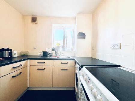 2 bedroom Flat for sale in Ascot Court, Aldershot