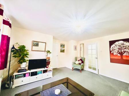 2 bedroom Flat for sale in Ascot Court, Aldershot