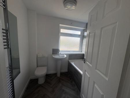 3 bedroom Terraced House to let in Sandy Hill Road, Farnham, GU9