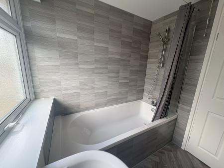 3 bedroom Terraced House to let in Sandy Hill Road, Farnham, GU9