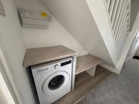 3 bedroom Terraced House to let in Sandy Hill Road, Farnham, GU9