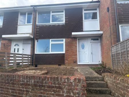 3 bedroom Terraced House to let in Sandy Hill Road, Farnham, GU9