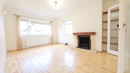 3 bedroom Detached house for sale in Bedford Avenue