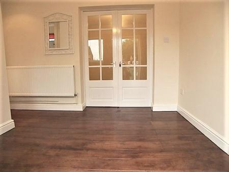 1 bedroom Studio flat to let in Star Post Road, Camberley