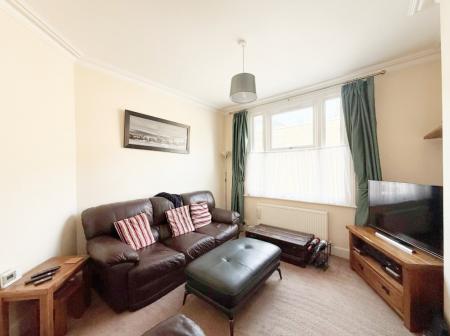 3 bedroom Terraced House to let in Alexandra Road