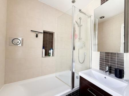 3 bedroom Terraced House to let in Alexandra Road