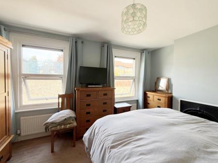 3 bedroom Terraced House to let in Alexandra Road