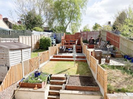 3 bedroom Terraced House to let in Alexandra Road