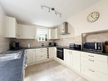 3 bedroom Terraced House to let in Alexandra Road