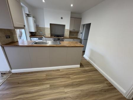 2 bedroom Terraced House to let in Lysons Road, Aldershot