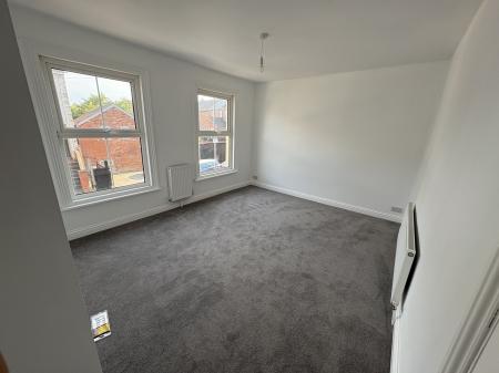 2 bedroom Terraced House to let in Lysons Road, Aldershot