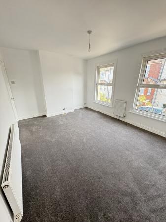 2 bedroom Terraced House to let in Lysons Road, Aldershot