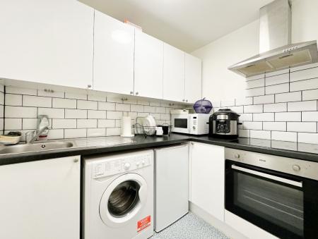 1 bedroom Flat to let in Victoria Road, Aldershot