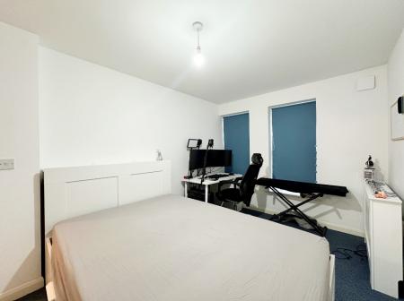 1 bedroom Flat to let in Victoria Road, Aldershot