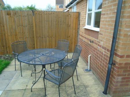 1 bedroom House share to let in Aspen Grove, Aldershot, GU12