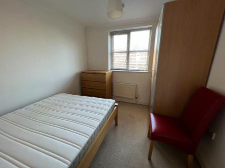 1 bedroom House share to let in Aspen Grove, Aldershot, GU12