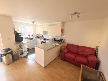1 bedroom House share to let in Aspen Grove, Aldershot, GU12