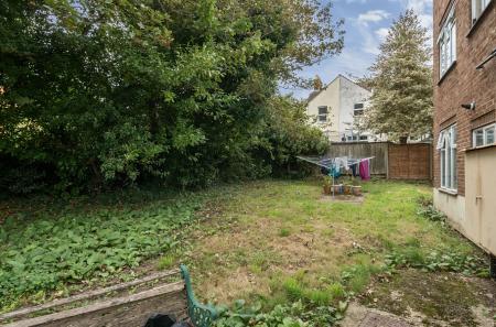 1 bedroom Flat to let in Sandford Court, Aldershot, GU11