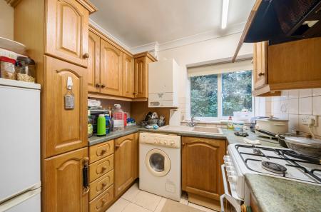 1 bedroom Flat to let in Sandford Court, Aldershot, GU11