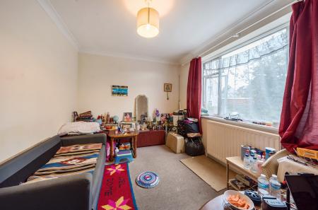 1 bedroom Flat to let in Sandford Court, Aldershot, GU11