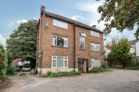 1 bedroom Flat to let in Sandford Court, Aldershot, GU11