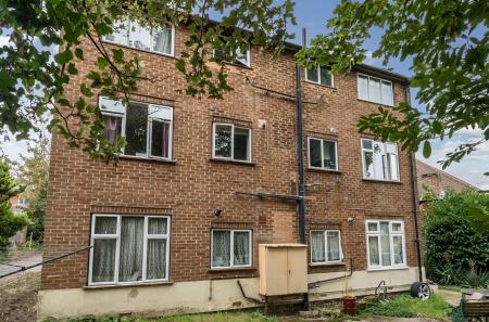 1 bedroom Flat to let in Sandford Court, Aldershot, GU11