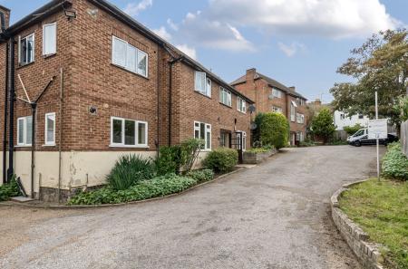1 bedroom Flat to let in Sandford Court, Aldershot, GU11