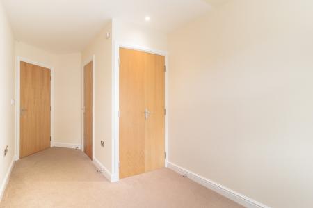 2 bedroom Flat to let in Elmhurst Court, Heathcote Road