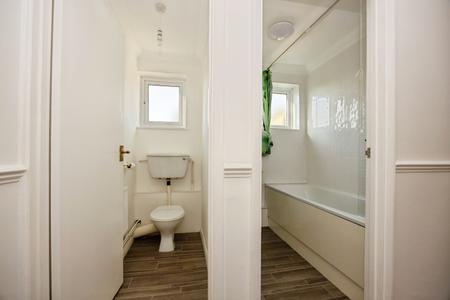 2 bedroom Flat for sale in Chantry Court, Church Road