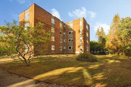 Chantry Court, Church Road