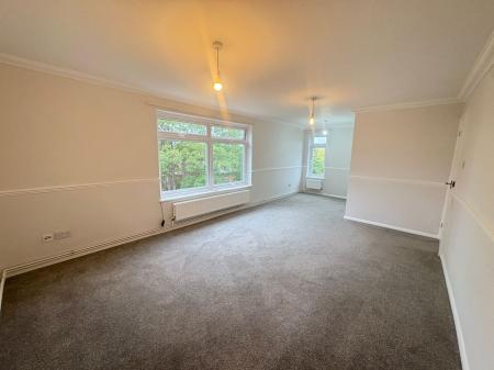 2 bedroom Flat for sale in Chantry Court, Church Road