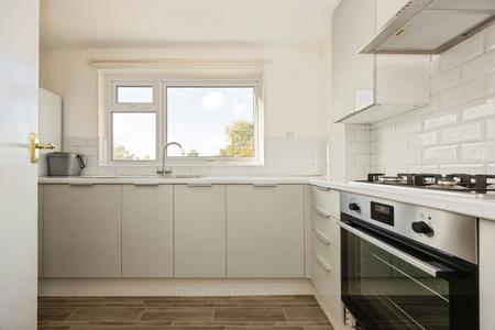 2 bedroom Flat for sale in Chantry Court, Church Road