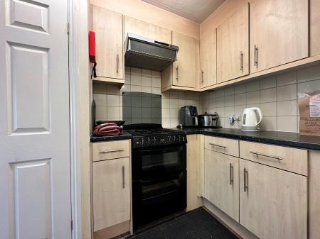 1 bedroom House share to let in Farnborough Road, Farnborough