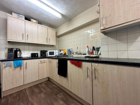 1 bedroom House share to let in Farnborough Road, Farnborough