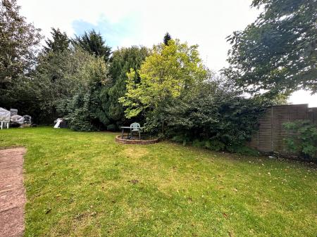 1 bedroom House share to let in Farnborough Road, Farnborough
