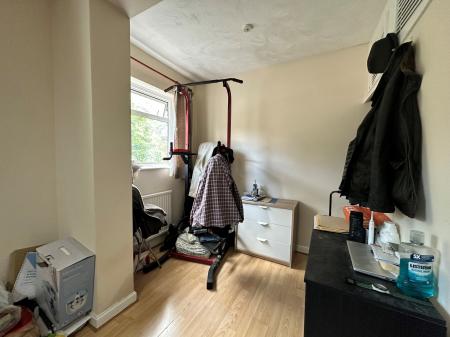 1 bedroom House share to let in Farnborough Road, Farnborough