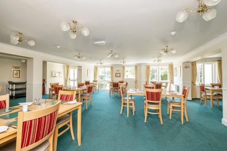 2 bedroom Flat for sale in Kingsley Court, Aldershot, GU11