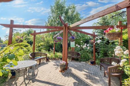 2 bedroom Flat for sale in Kingsley Court, Aldershot, GU11