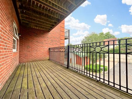2 bedroom Flat for sale in Dorchester Court, London Road, Camberley