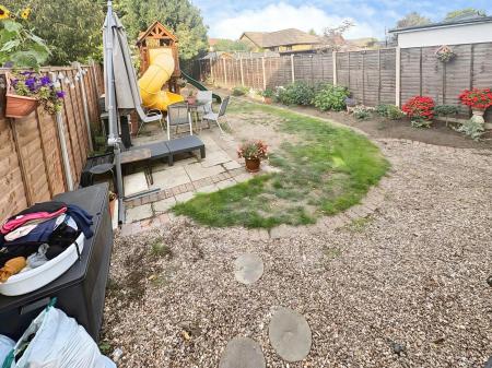 3 bedroom Semi-detached house to let in Haig Road, Aldershot