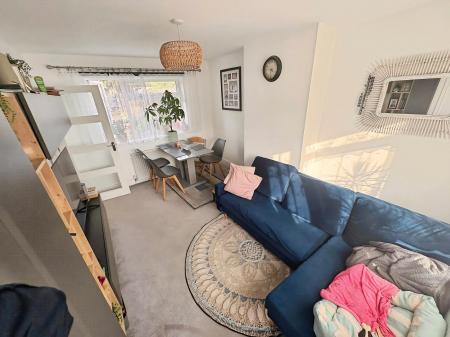 3 bedroom Semi-detached house to let in Haig Road, Aldershot