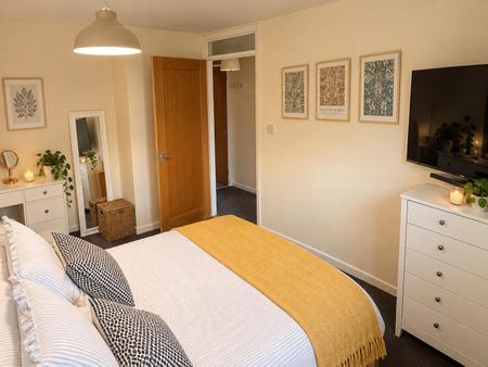 2 bedroom Maisonette to let in Rosedale, Aldershot
