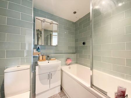 2 bedroom Maisonette to let in Rosedale, Aldershot