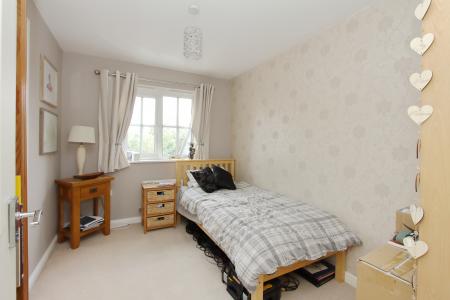 5 bedroom Detached house for sale in Blueberry Gardens, Andover, SP10